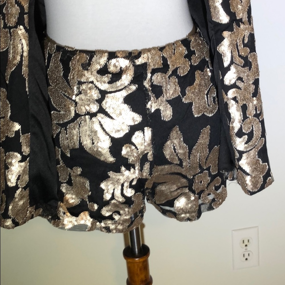 Sequin 2-piece Shorts Suit - Picture 6 of 16